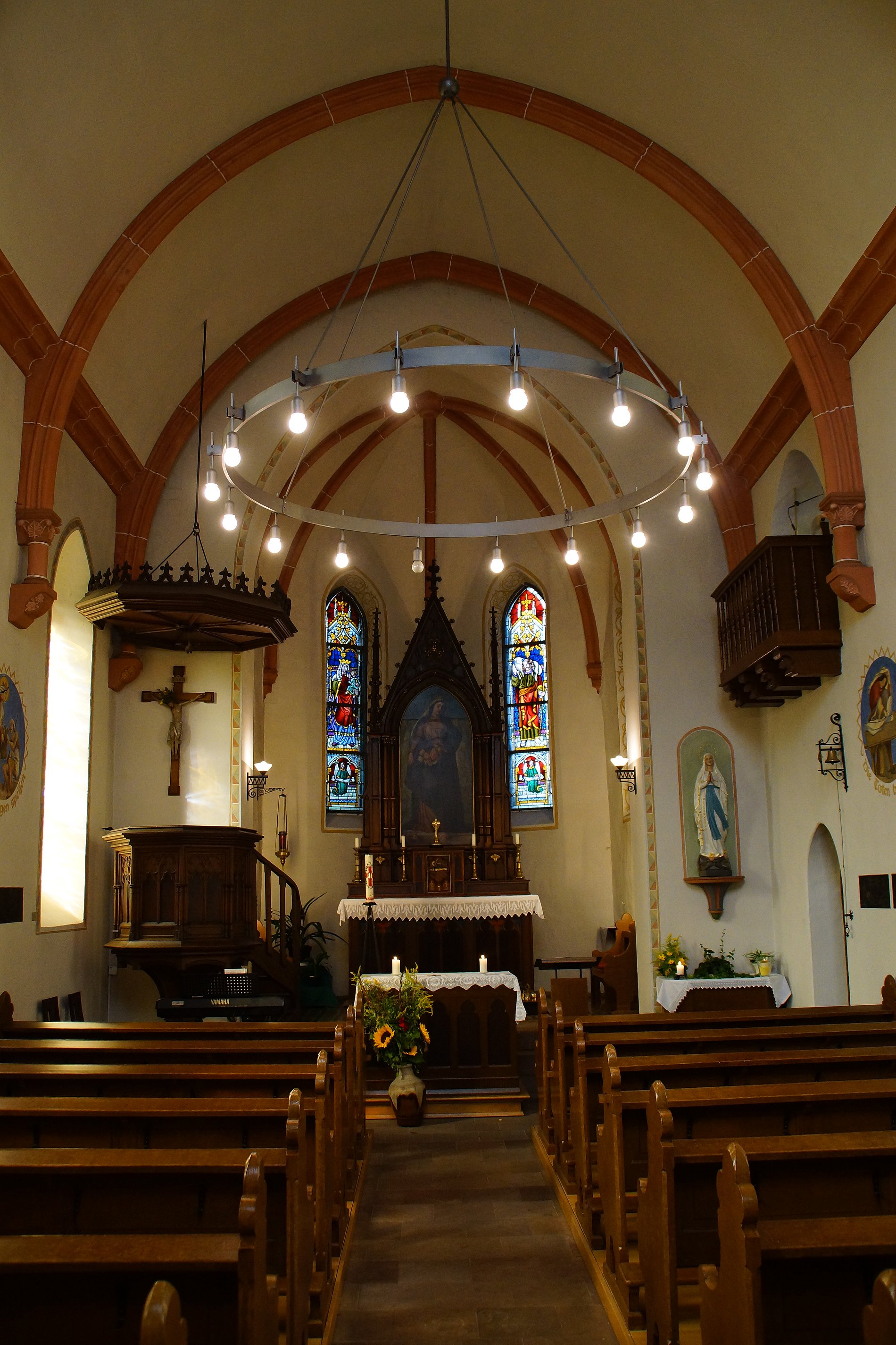 Innenraum St. Elisabeth Kirche